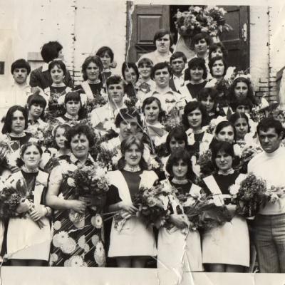 1977 2